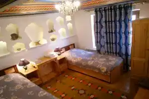 Meros B&B, Хива
