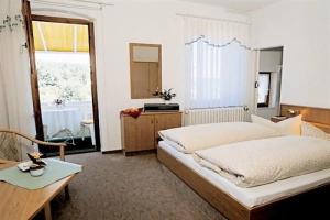 Hotel Unter Den Linden, Бад-Эльстер