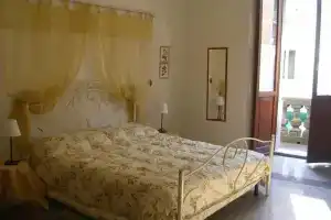 Ascoli Antica B& x26; B, Асколи-Пичено