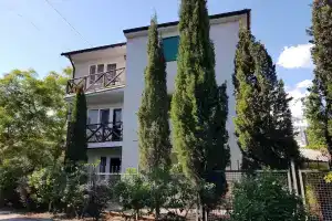 Гостиница на Бирюзова 8, Судак