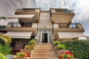 StayInn Villa Bellevue, Керамоти