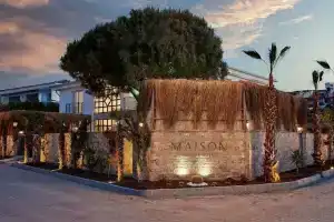 MaİSon Boheme Hotel, Илдыр