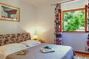 Superb Villa With Private Swimming Pool and Garden on the Coast of Croatian Island, Хвар