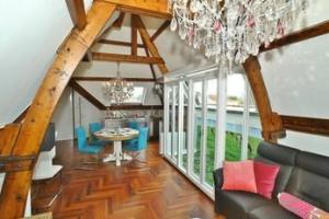 Luxury Apartments Delft - Suites, Делфт