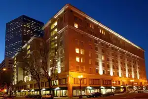 Отель «Embassy Suites Portland - Downtown», Портленд