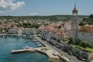 Ela - First row to the Sea - A1 Veliki, Сутиван