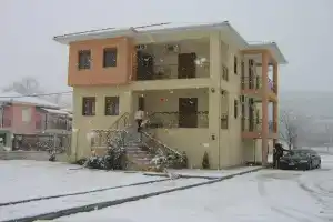Orama Rooms, Янина