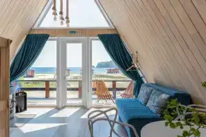 База отдыха «Бухта Петрова», Преображение