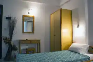 Salvanos Residence, Ипсос