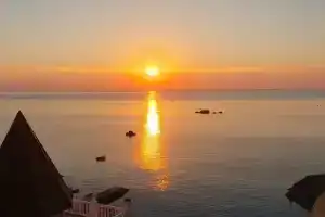 Гостевой дом «Лагуна», Утес