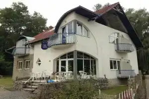 Asthmahotel Abaliget, Орфю