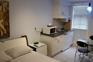 Dundas Apartments & Suites, Торонто