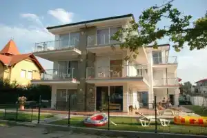 Gruber Apartman, Балатонсабади Фюрдотелеп