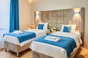 Гостиница «Вояж», Адлер