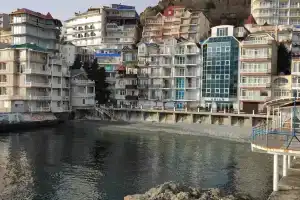 Мини-отель «Парус», Утес