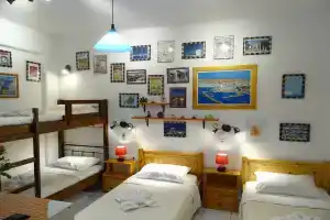 Kontaratos Studios & Apartments, Парикия