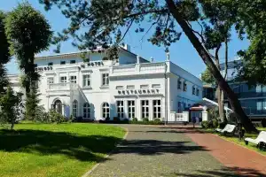 Шлосс Отель Янтарный, Янтарный