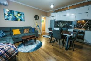 Edea's Apartment, Корча