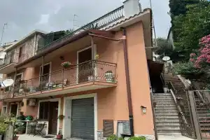 Casa Lucia, Кастельмола