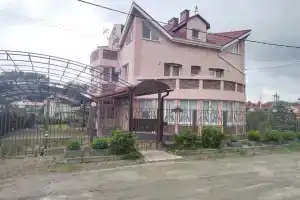 Гостиница «Грааль», Сукко