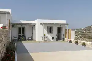 Cycladic Sunlight 2bedroom House, Парикия