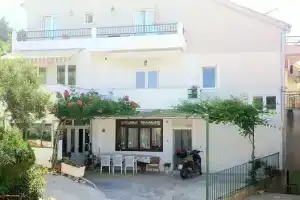 Apartments Viola, Тучепи