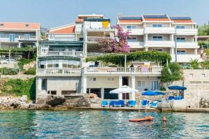 Apartments Saulan, Molunat