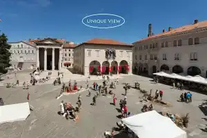 Augustus Forum View, Пула