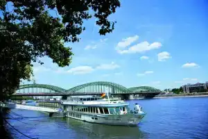 Crossgates Hotelship Medienhafen - Düsseldorf, Дюссельдорф