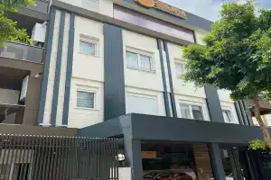 Sun Suites, Лара