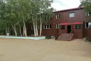 Гостиница «Полярная сова», Мирный