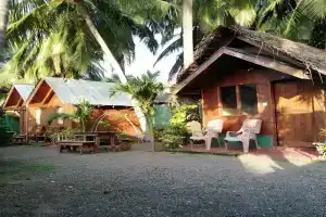 Dolphin Bay Cabana Resort, Тринкомали