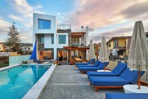 Rodo Seafront Villa with private pool, Коккини-Хани