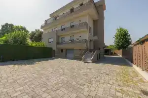 Luxury Venice Penthouse, Маргера