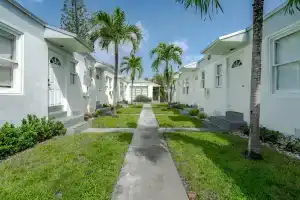 Praia Hotel Hollywood, Голливуд