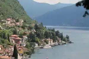 La Perla Del Lago, Варенна