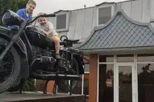 Мотель, Жданов