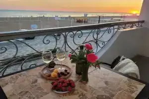 Гостиница «Каллистус», Саки