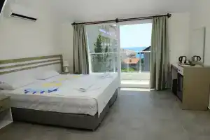 Lofts Alanya Lina, Окурджалар