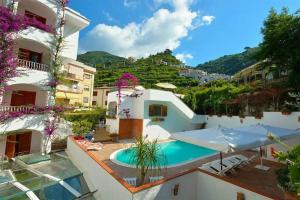 Villa Romana Hotel & Spa, Минори