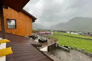Alpenhaus Kazbegi Hotel & Restaurant, Казбеги