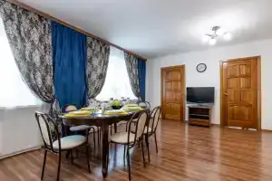 Пять Звёзд Большая квартира с джакузи, Красноярск