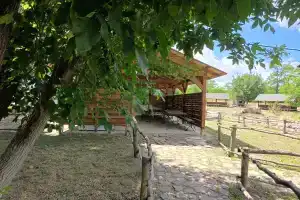 База отдыха «Сан-Марино», Украинский