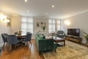 Altido Beautiful 2 bed apt in Mayfair, close to Tube, Лондон