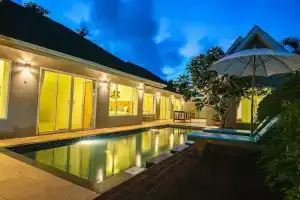 Colorful Pool Villa, Таланг