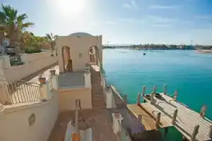 Chic 4-Bedroom White Villa for Rent in El Gouna Egypt, Эль-Гуна