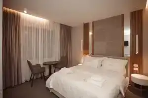 Hotel «Chicago», Шкодер