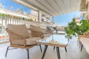 Sunny & Luxurious Penthouse with Terrace, Афины