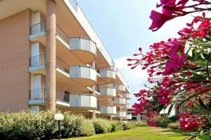 Residence with pool in San Vincenzo, Сан-Винченцо