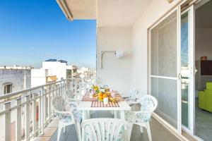2186 Attico Demetra, Аветрана